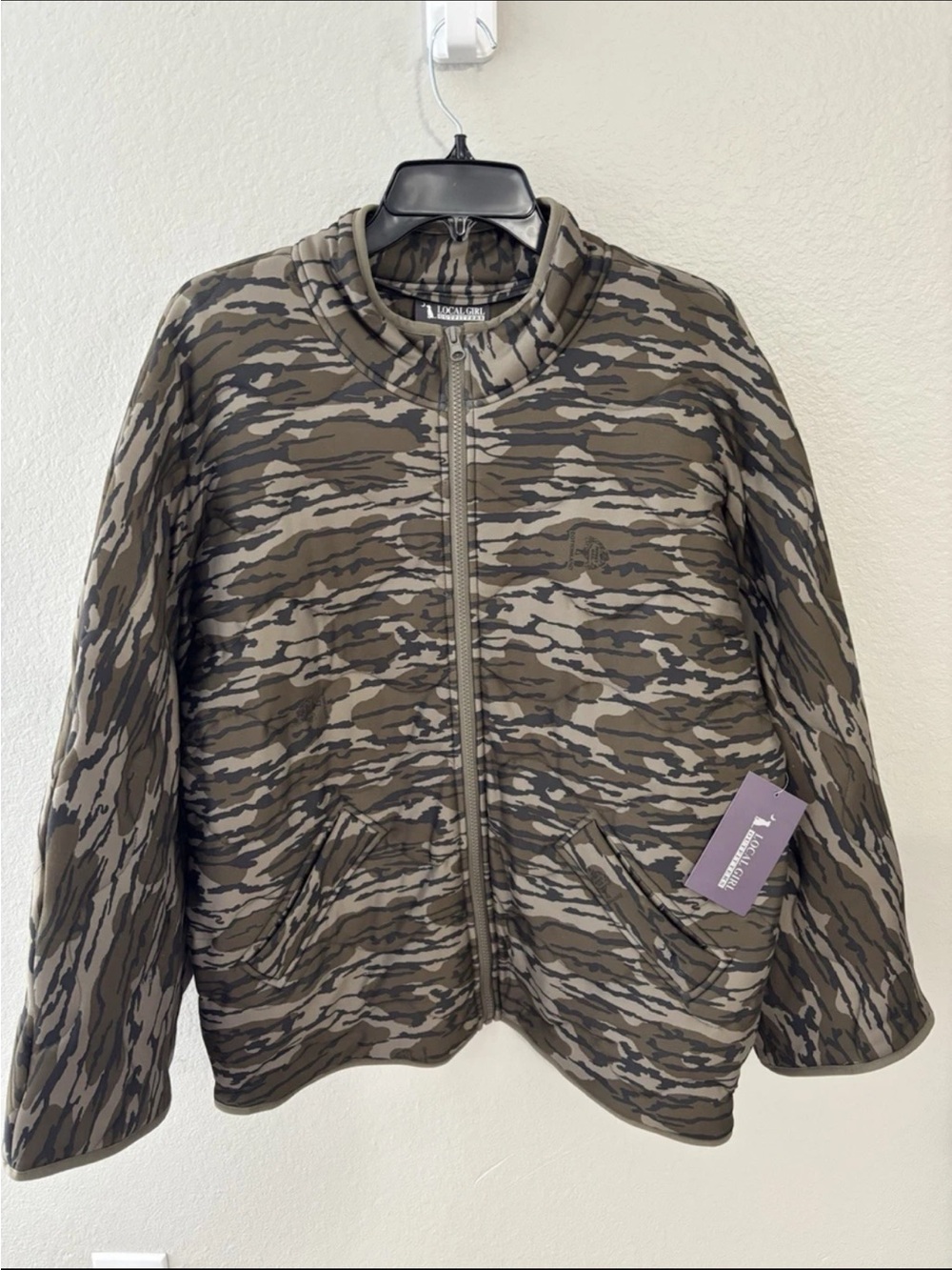 Local Girl Outfitters Woman's Small Camouflage Hunting/Fishing Coat